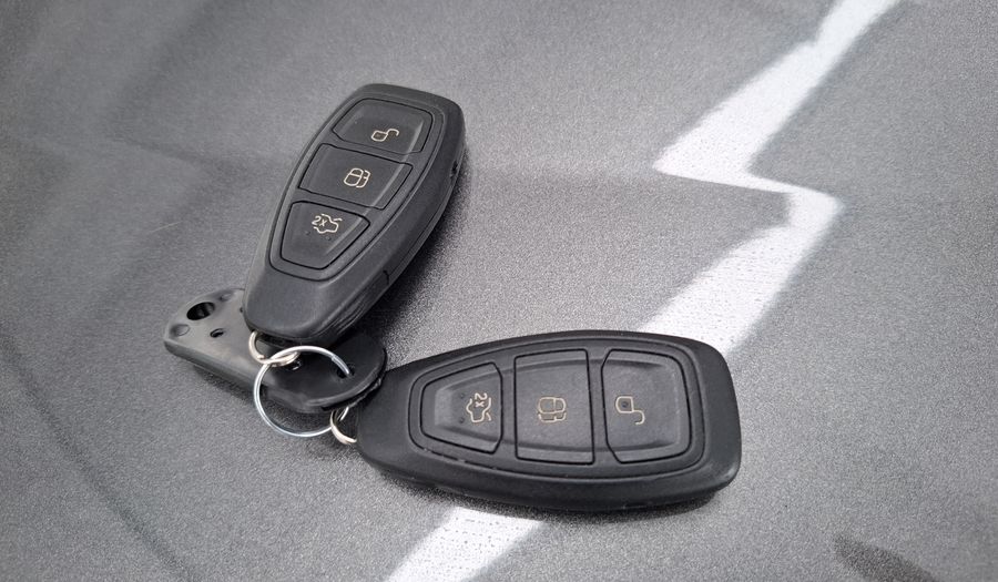Ford Fiesta Kinetic Design 1.6 TITANIUM POWERSHIFT Hatchback 2014