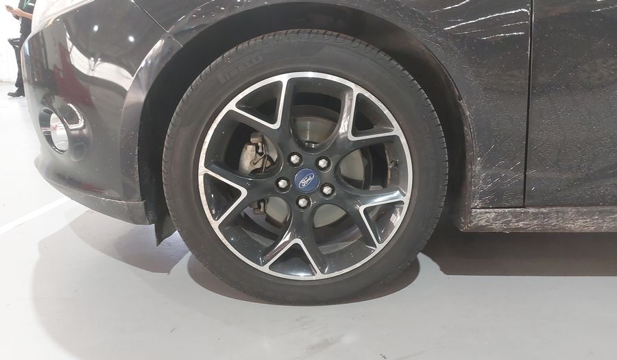Ford Focus TITANIUM Hatchback 2015