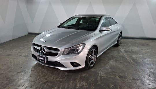 Mercedes Benz • Clase CLA