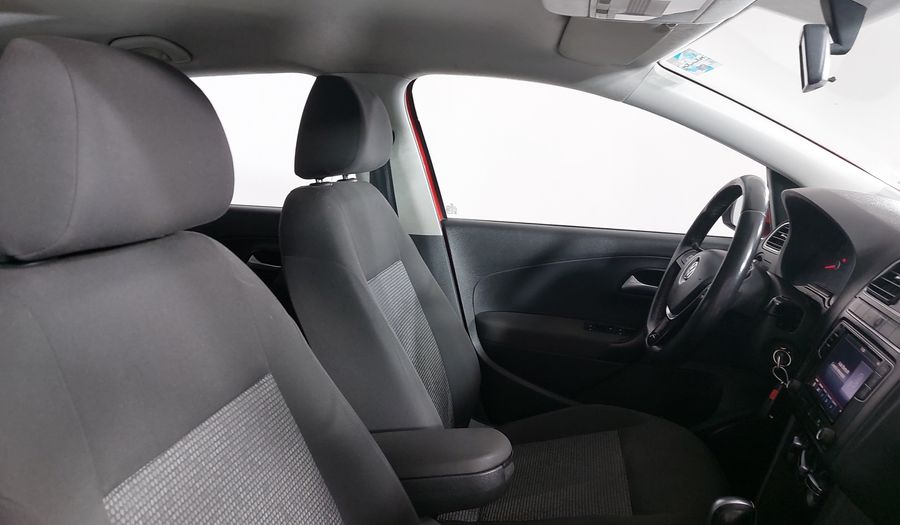 Volkswagen Polo 1.6 COMFORTLINE PLUS AUTO Hatchback 2020