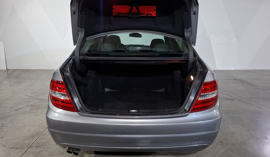 Mercedes Benz Clase C 1.8 180 CGI AT Sedan 2012