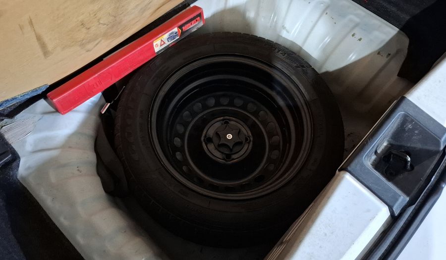 Nissan March 1.6 SENSE Hatchback 2018