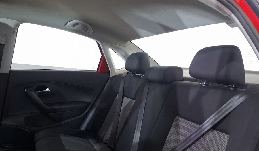 Volkswagen Vento 1.6 ACTIVE MT Sedan 2014