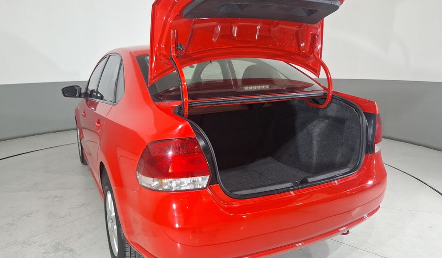 Volkswagen Vento 1.6 ACTIVE MT Sedan 2014