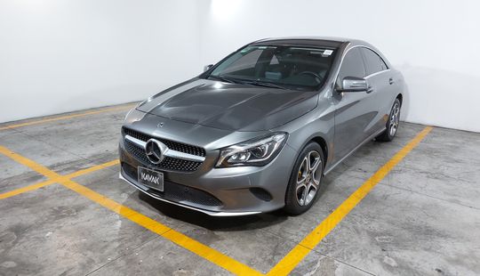 Mercedes Benz • Clase CLA