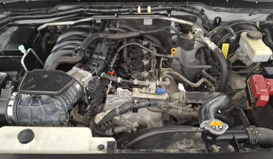 Nissan Np300 2.5 DOBLE CABINA SE AC PAQ SEG Pickup 2020