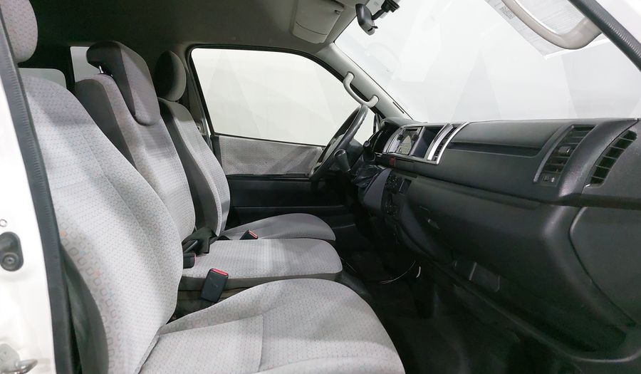 Toyota Hiace 2.7 15 PASAJEROS CON AA Van 2019