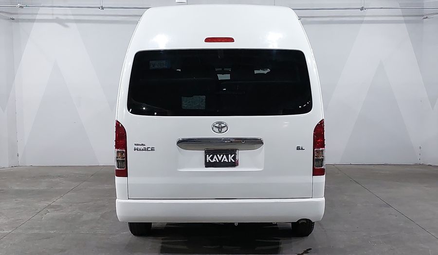 Toyota Hiace 2.7 15 PASAJEROS CON AA Van 2019
