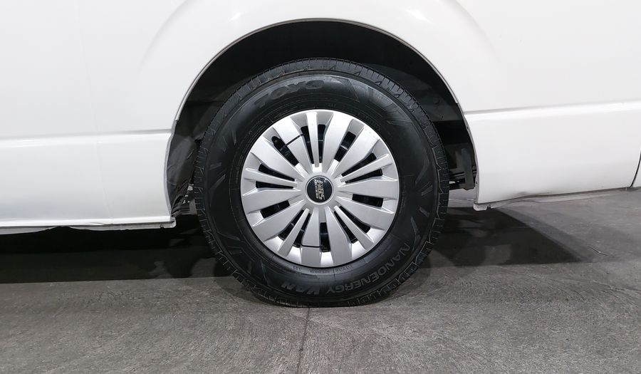 Toyota Hiace 2.7 15 PASAJEROS CON AA Van 2019