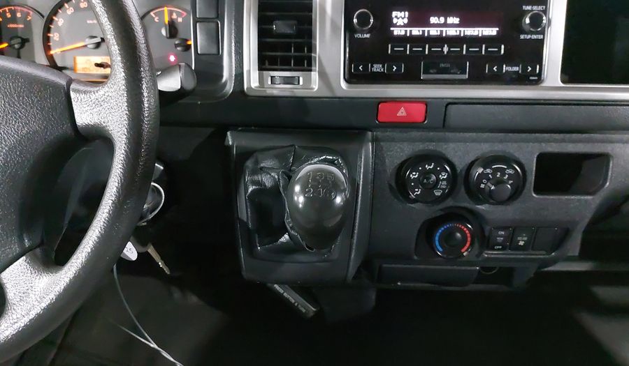 Toyota Hiace 2.7 15 PASAJEROS CON AA Van 2019