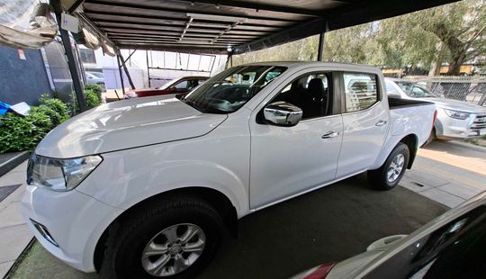 Nissan • Navara