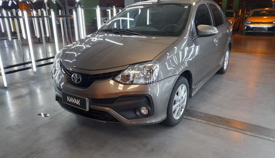 Toyota • Etios