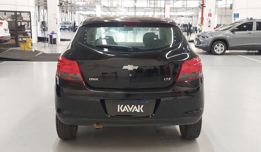 Chevrolet Onix MPFI LTZ Hatchback 2015