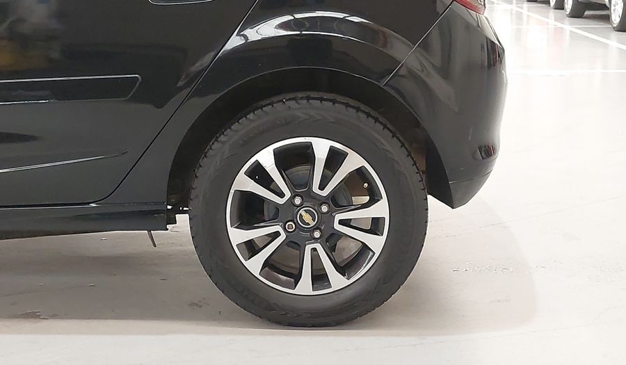 Chevrolet Onix MPFI LTZ Hatchback 2015