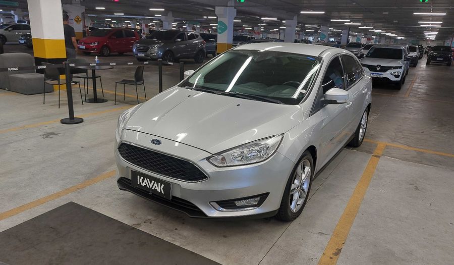 Ford Focus SE FASTBACK Sedan 2016