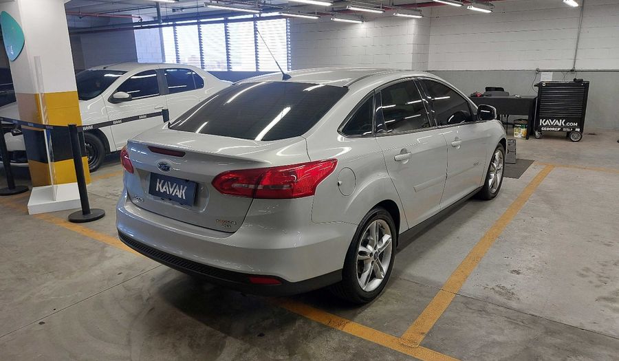 Ford Focus SE FASTBACK Sedan 2016