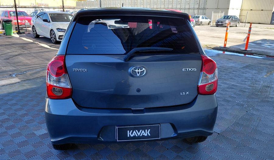Toyota Etios 1.5 X Hatchback 2022