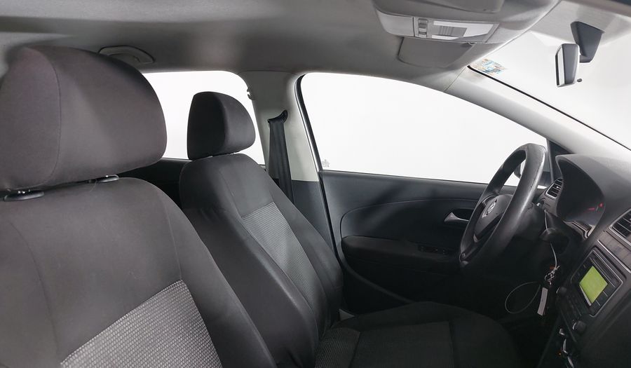 Volkswagen Polo 1.6 MT Hatchback 2015