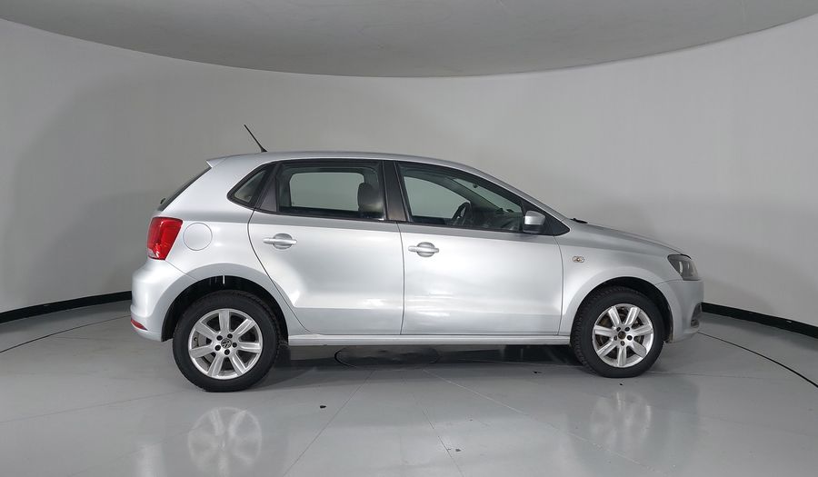 Volkswagen Polo 1.6 MT Hatchback 2015
