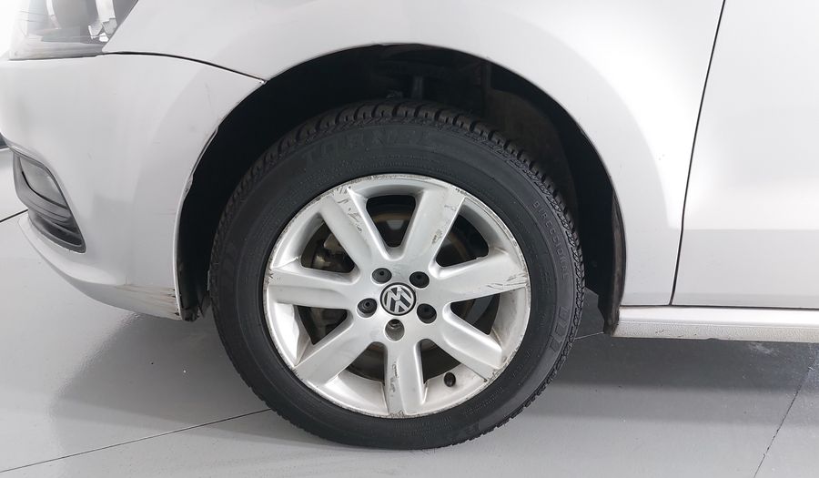 Volkswagen Polo 1.6 MT Hatchback 2015