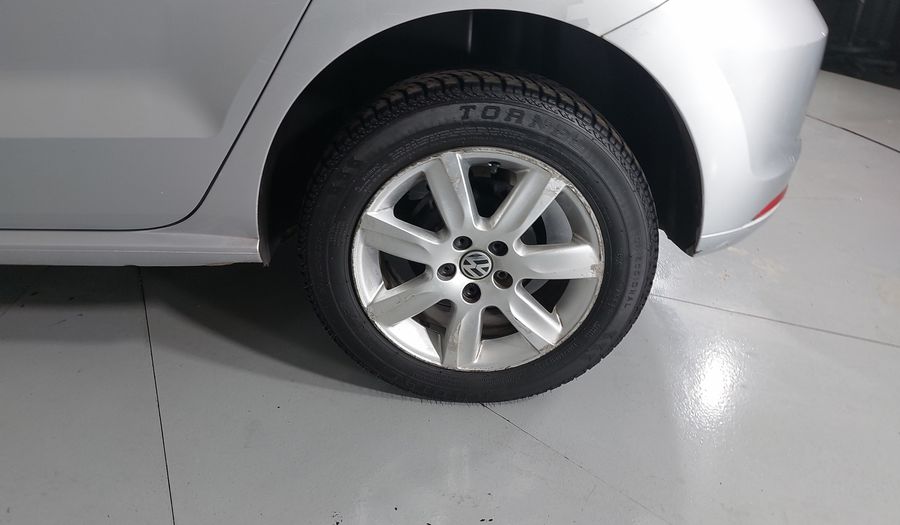 Volkswagen Polo 1.6 MT Hatchback 2015