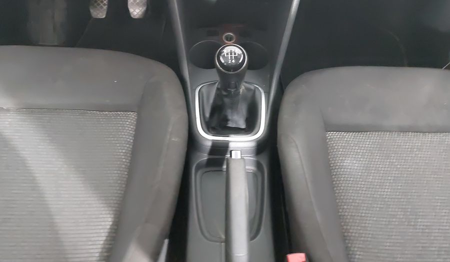 Volkswagen Polo 1.6 MT Hatchback 2015
