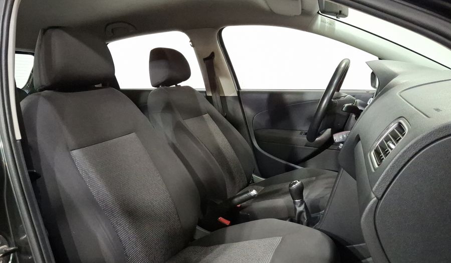 Volkswagen Polo 1.6 MT Hatchback 2016