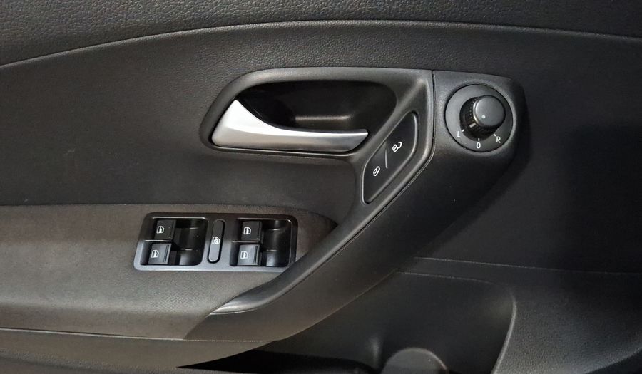 Volkswagen Polo 1.6 MT Hatchback 2016
