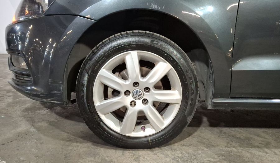 Volkswagen Polo 1.6 MT Hatchback 2016