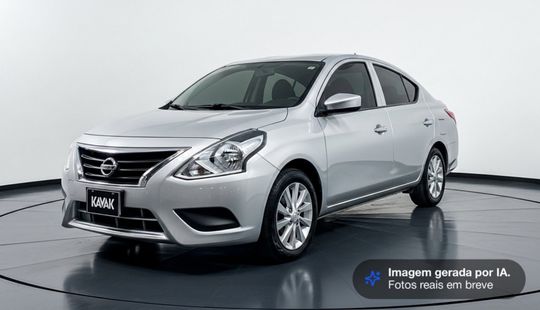 Nissan • Versa
