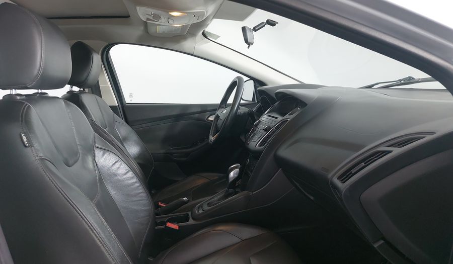 Ford Focus 2.0 SE APPEARENCE AT Hatchback 2015