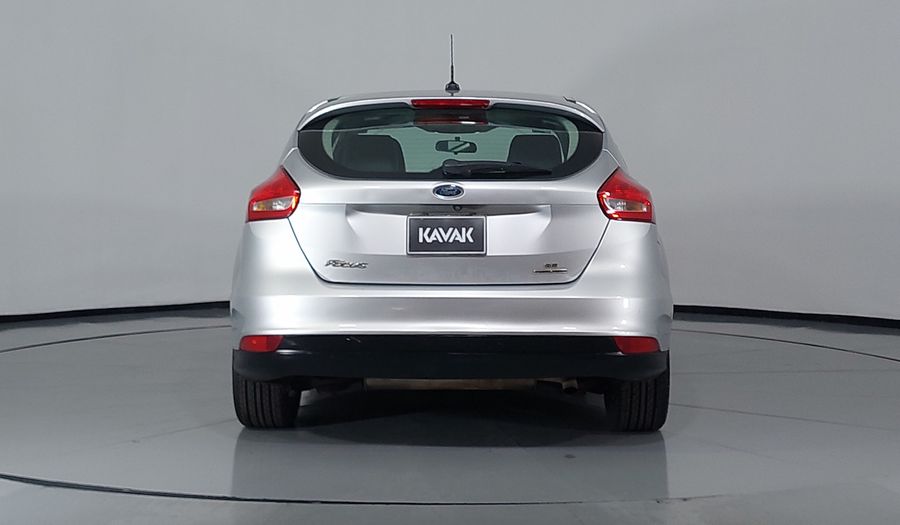 Ford Focus 2.0 SE APPEARENCE AT Hatchback 2015