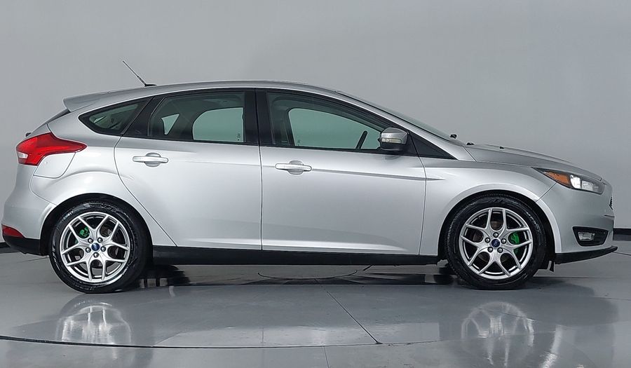 Ford Focus 2.0 SE APPEARENCE AT Hatchback 2015