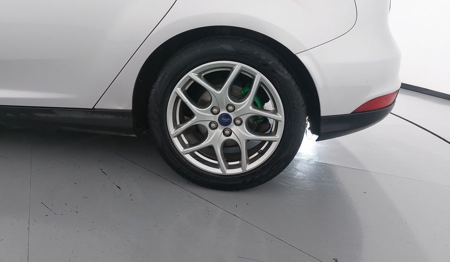 Ford Focus 2.0 SE APPEARENCE AT Hatchback 2015