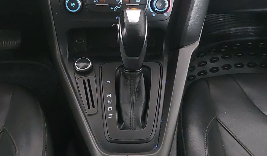 Ford Focus 2.0 SE APPEARENCE AT Hatchback 2015