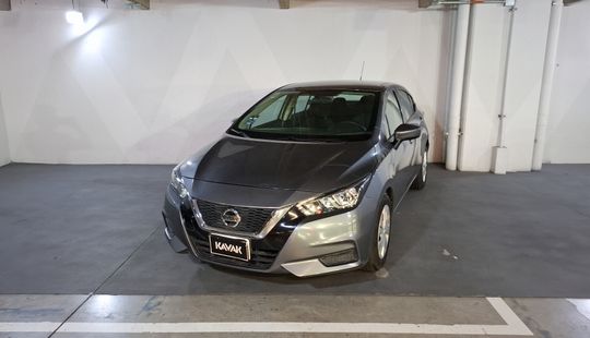 Nissan • Versa