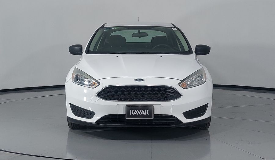 Ford Focus 2.0 S MT Sedan 2015