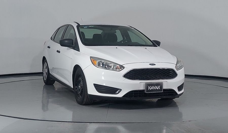 Ford Focus 2.0 S MT Sedan 2015