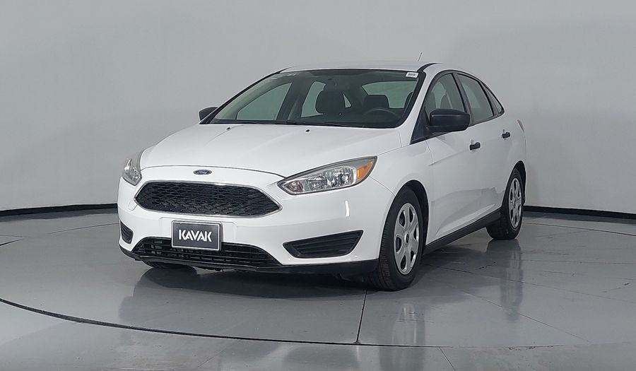 Ford Focus 2.0 S MT Sedan 2015