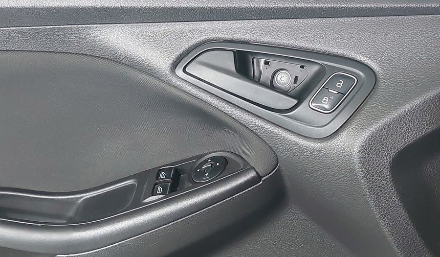 Ford Focus 2.0 S MT Sedan 2015