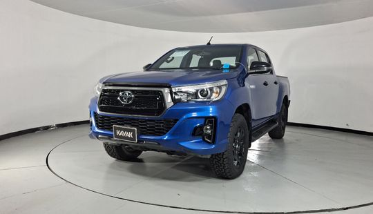 Toyota • Hilux