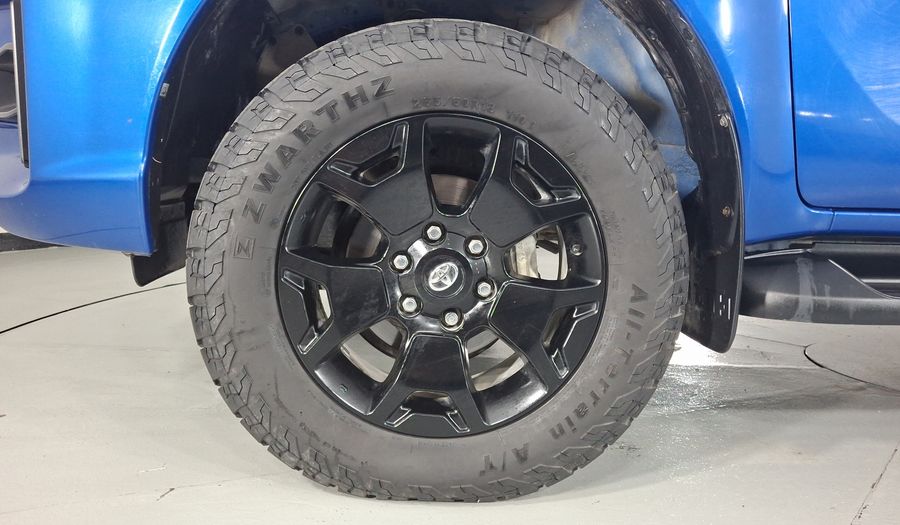 Toyota Hilux 2.8 DOBLE CABINA DSL AT PLATINUM AZUL Pickup 2019