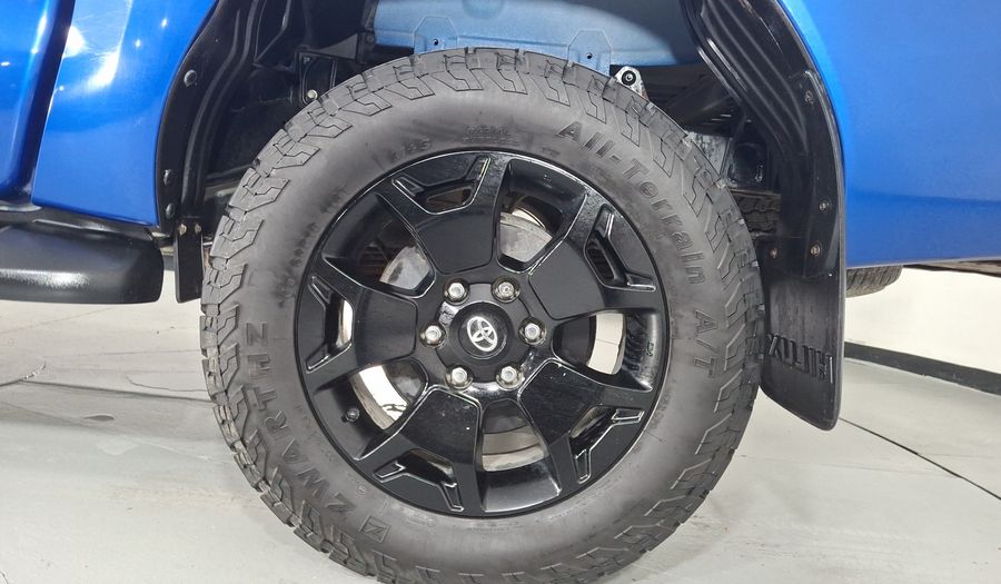 Toyota Hilux 2.8 DOBLE CABINA DSL AT PLATINUM AZUL Pickup 2019