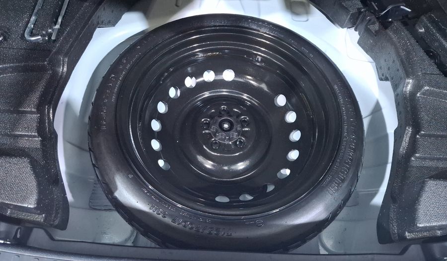 Toyota Prius 1.8 HEV BASE AUTO Hatchback 2021