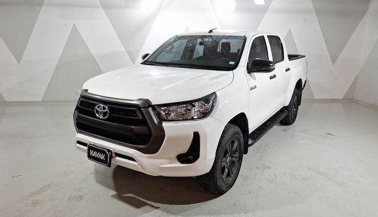 Toyota • Hilux
