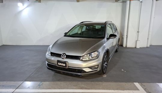 Volkswagen • Golf SportWagen