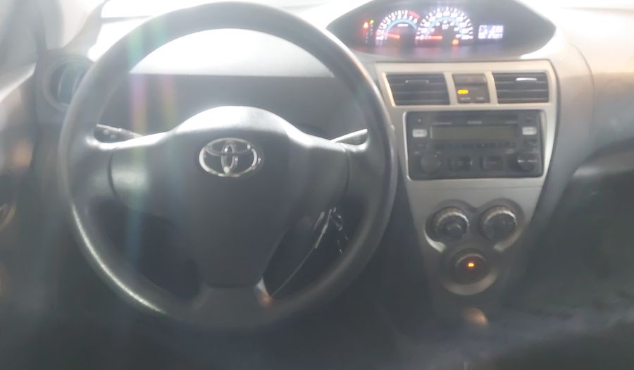Toyota Yaris 1.5 SEDAN PREMIUM AT Sedan 2015