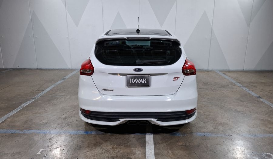 Ford Focus 2.0 ST TM Hatchback 2016