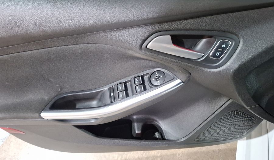 Ford Focus 2.0 ST TM Hatchback 2016