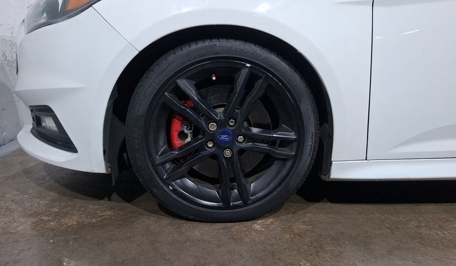 Ford Focus 2.0 ST TM Hatchback 2016